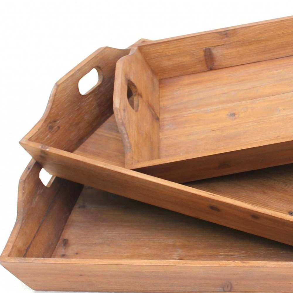 Juego de tres bandejas para servir de madera marrón
