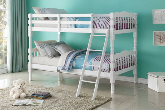 Cama litera blanca individual sobre individual