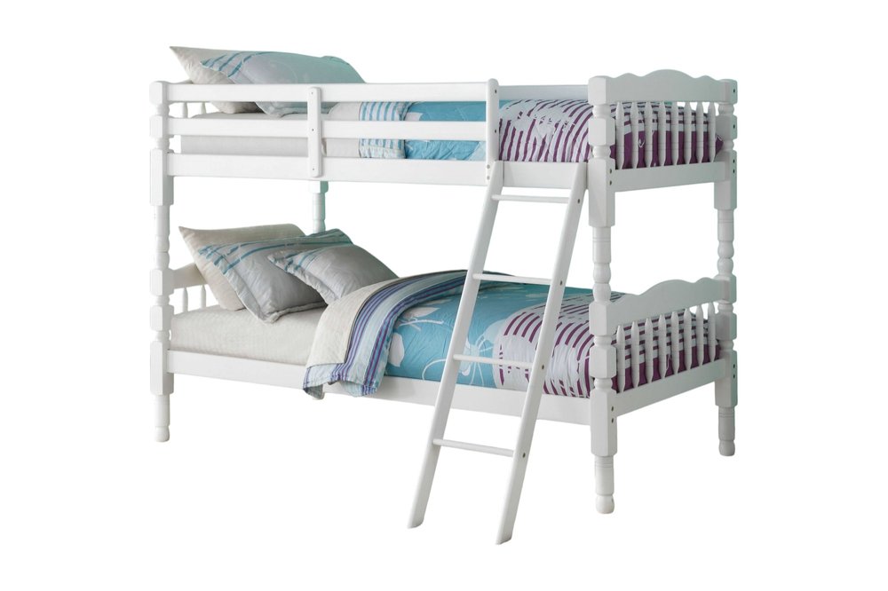 Cama litera blanca individual sobre individual