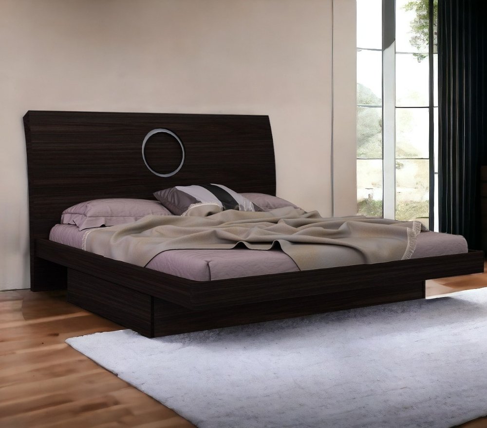 Marco de cama tamaño king de madera marrón