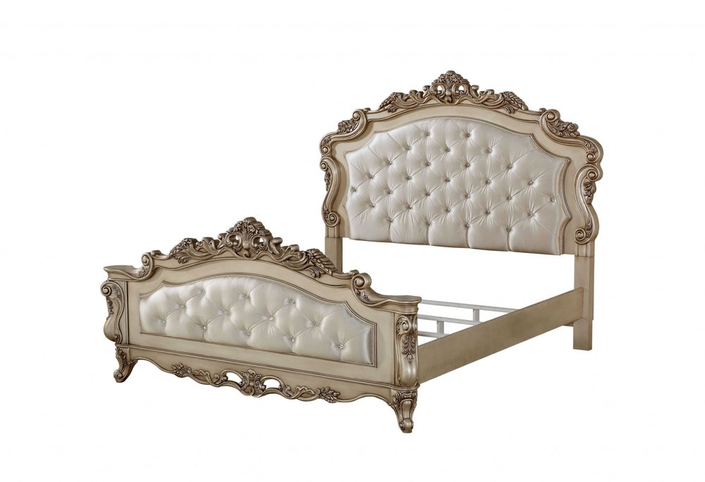 Marco de cama Queen de madera blanca envejecida y seda capitoné con ribete de tachuelas