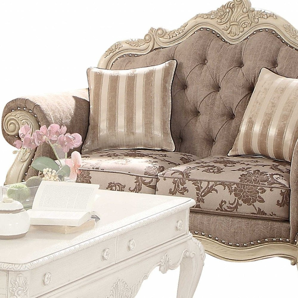 Loveseat Chesterfield de 69" con cojines decorativos en gris y blanco roto