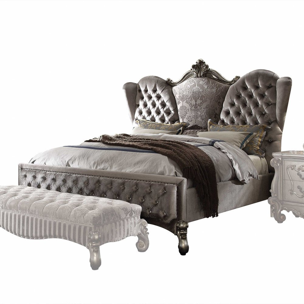 Cama California King de 87" x 100" x 75" con tapizado de terciopelo platino antiguo y resina de polietileno