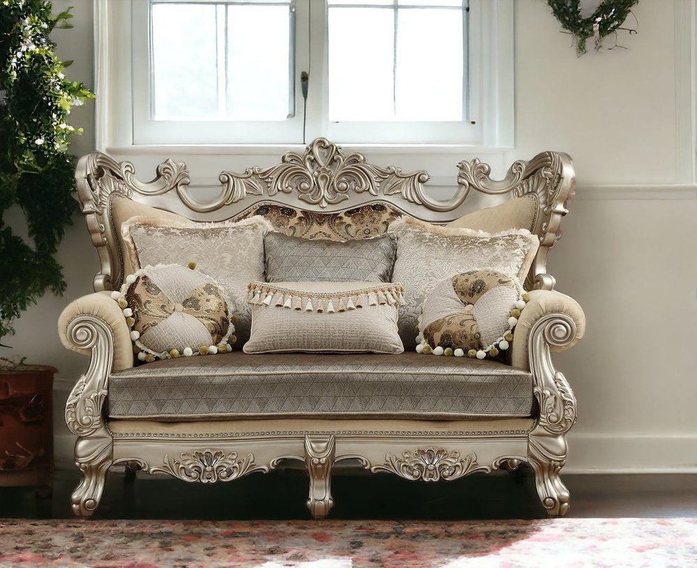 Loveseat Chesterfield de 183 cm con cojines en tonos crema y platino de damasco