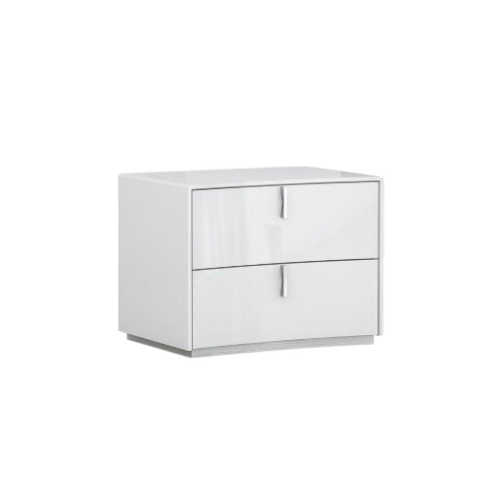 Juego de dormitorio de cuatro piezas de madera maciza blanca y manufacturada con espejo