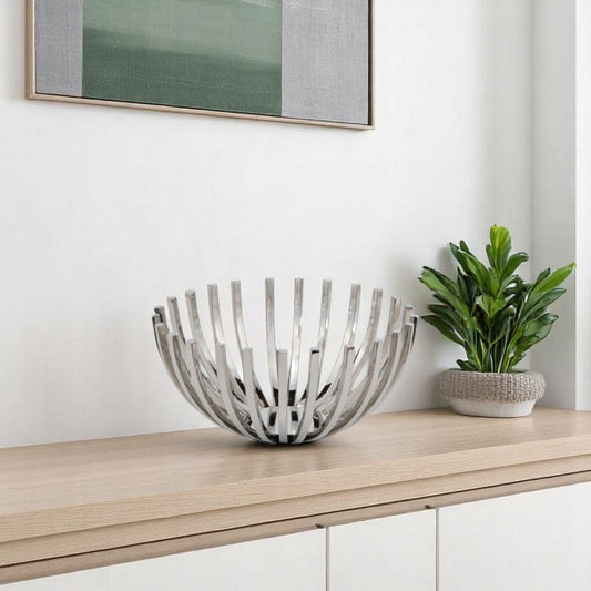 Cuenco decorativo de acero inoxidable plateado de 14"