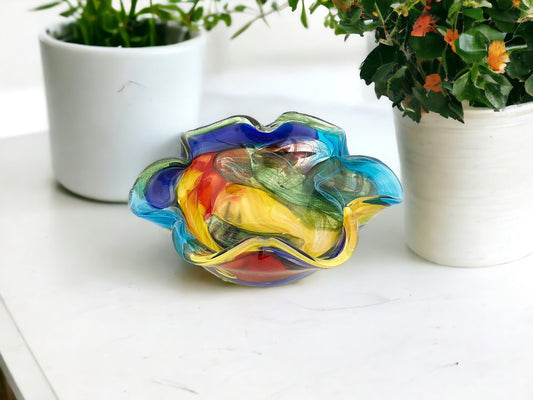 Centro de mesa de vidrio artístico multicolor arcoíris de 9"