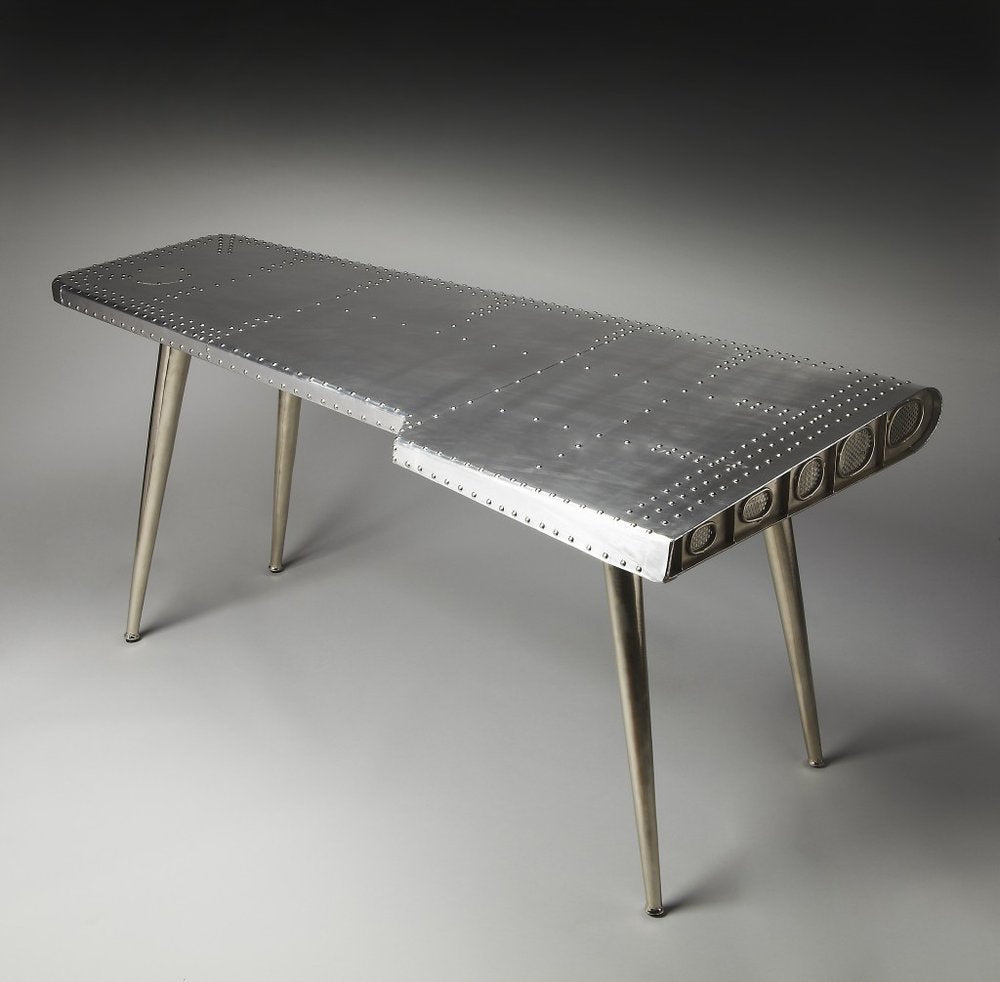 Escritorio de metal plateado de 68"