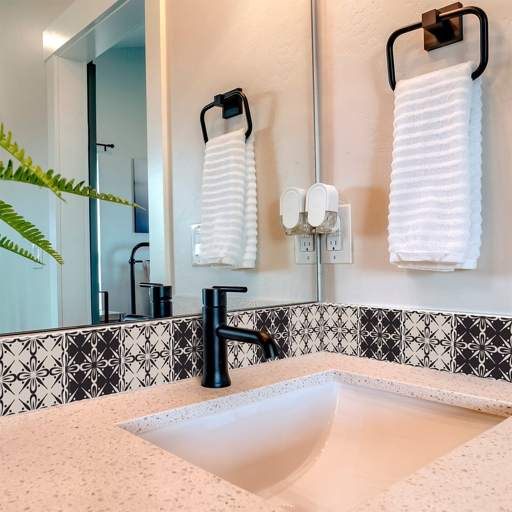 8" X 8" The Clover Peel And Stick Removable Tiles