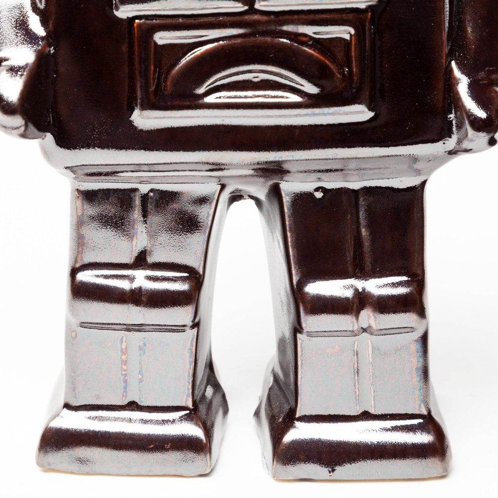 Escultura de metal plateado de 7" con forma de robot