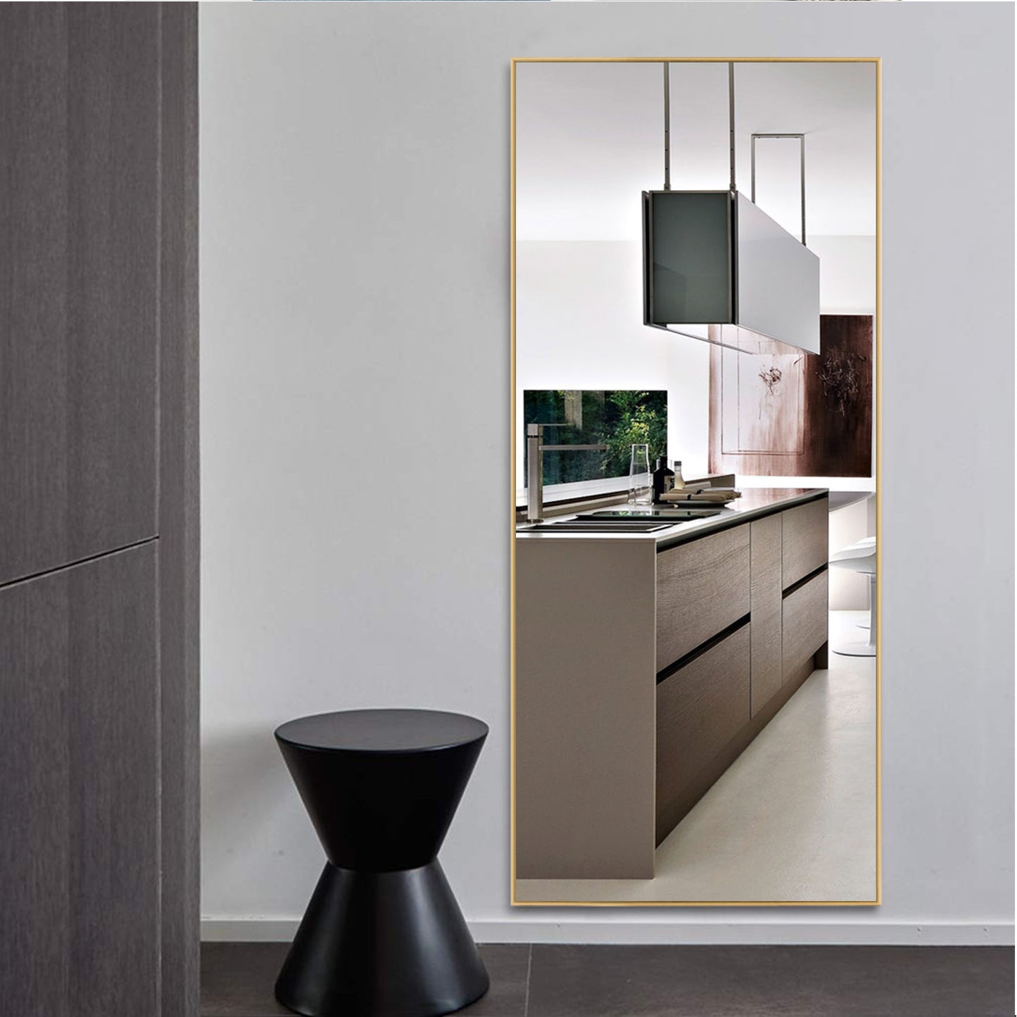 Espejo decorativo de metal dorado de 47"