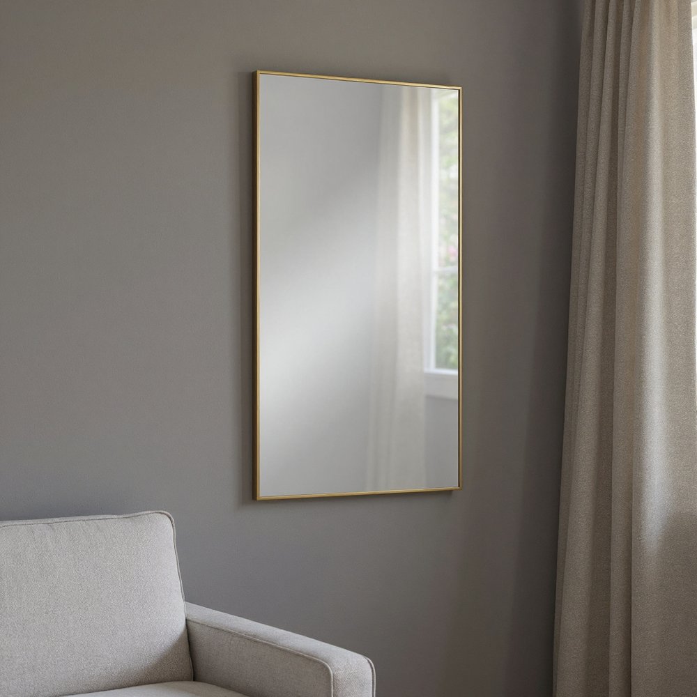 Espejo decorativo de metal dorado de 47"
