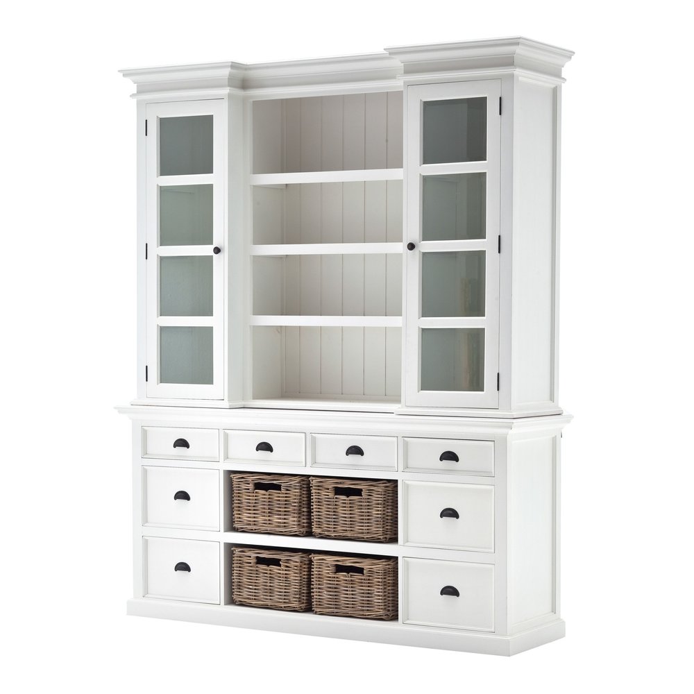 Librería de madera blanca de 87" con puertas de vidrio, cajones y cestas.