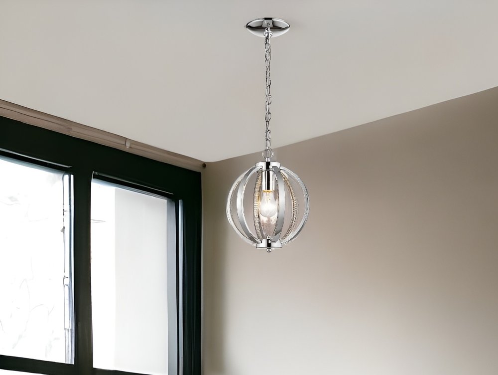 Lámpara colgante Nevaeh de una luz con forma de globo, cromada y detalles de cristal