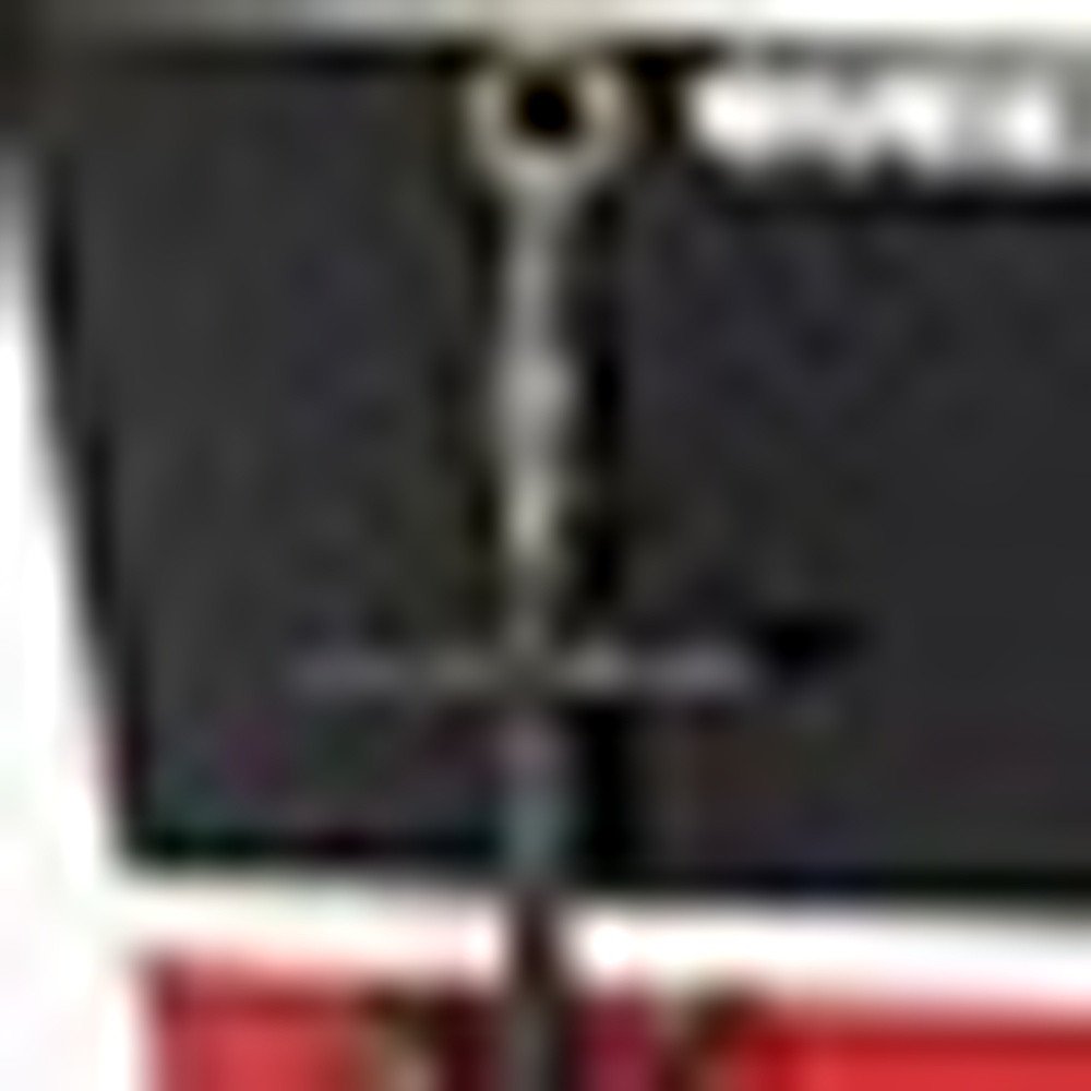 Barco modelo RMS Queen Mary de 5" de madera maciza pintada a mano en negro y rojo