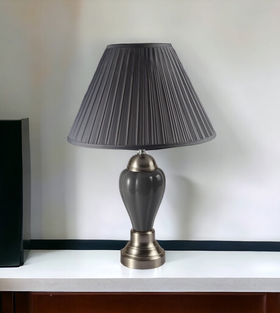 Lámpara de mesa de noche de cerámica plateada de 27" con pantalla estilo imperio marrón
