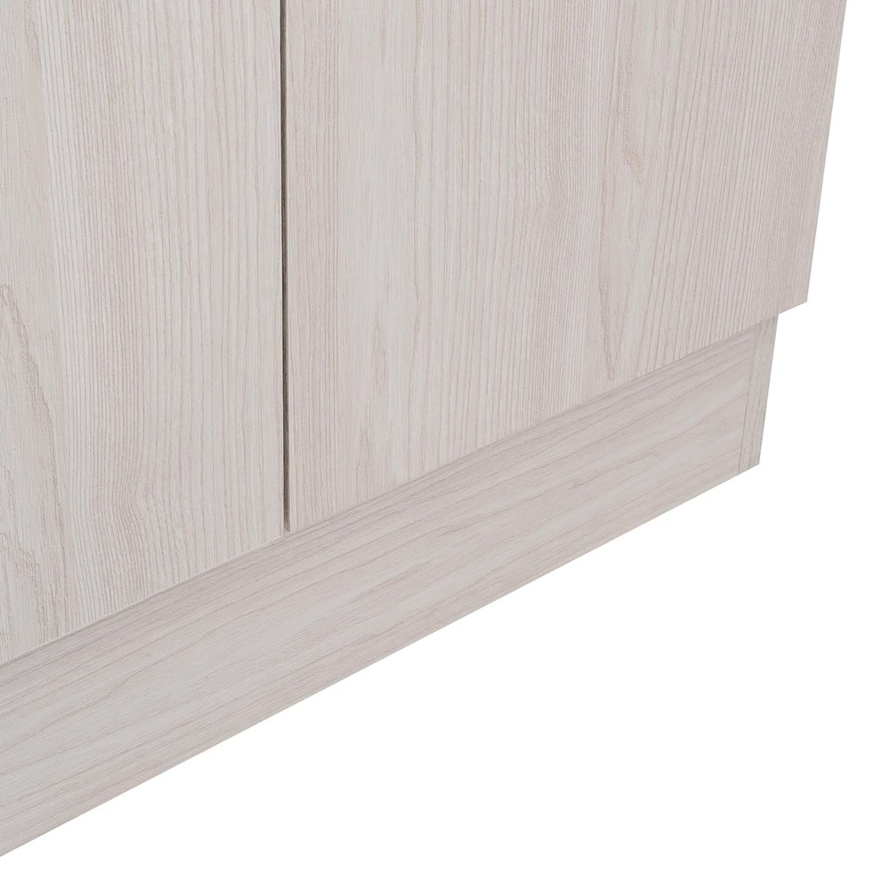 Despensa o armario de almacenamiento de madera gris claro de 71"
