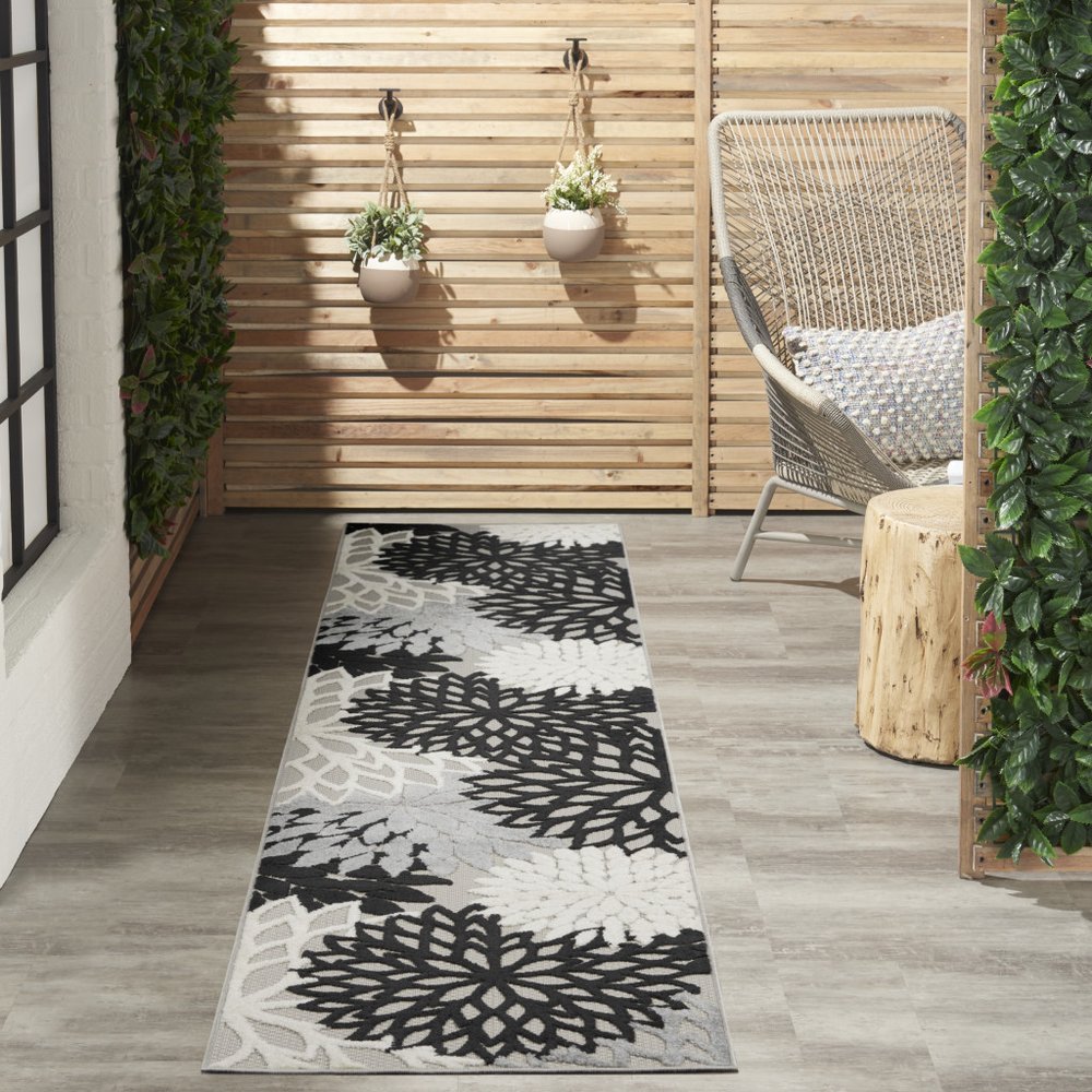 10' Black And White Indoor Outdoor Runner Rug