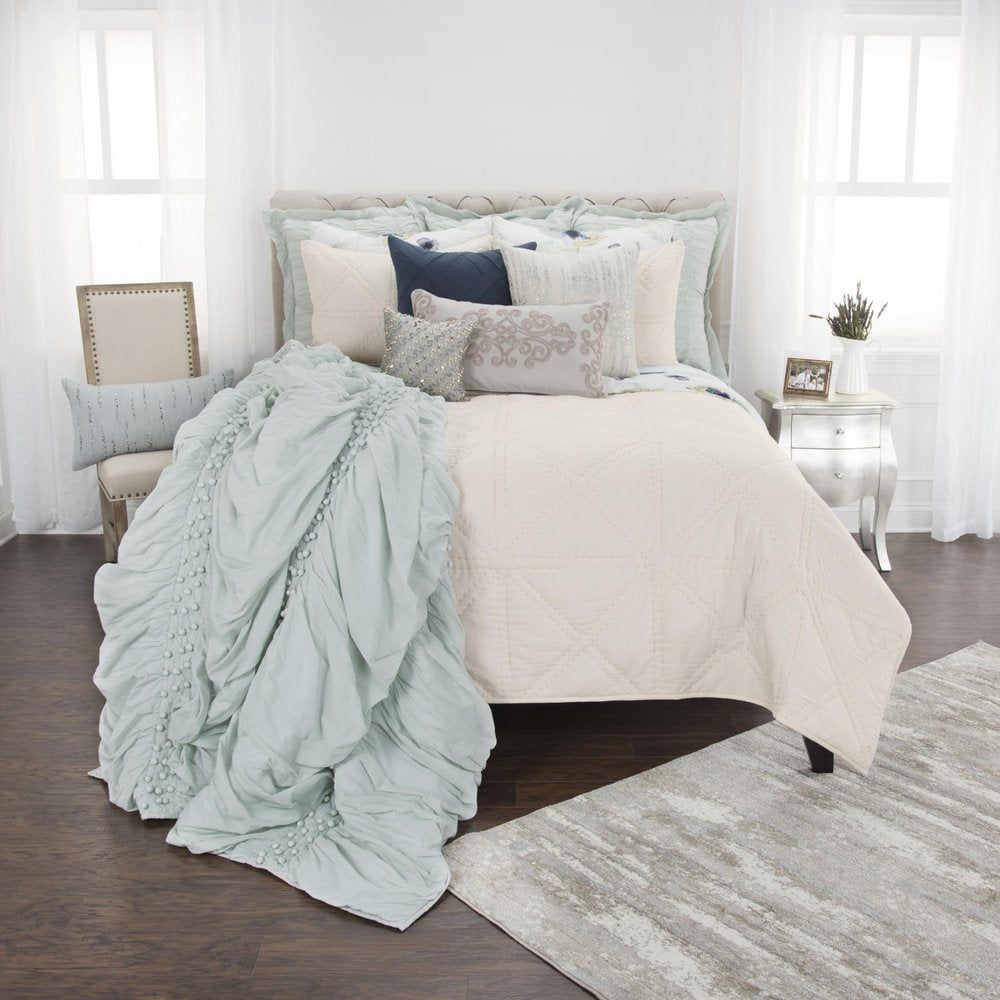 Set of Three Ivory Geometric Queen Quilt