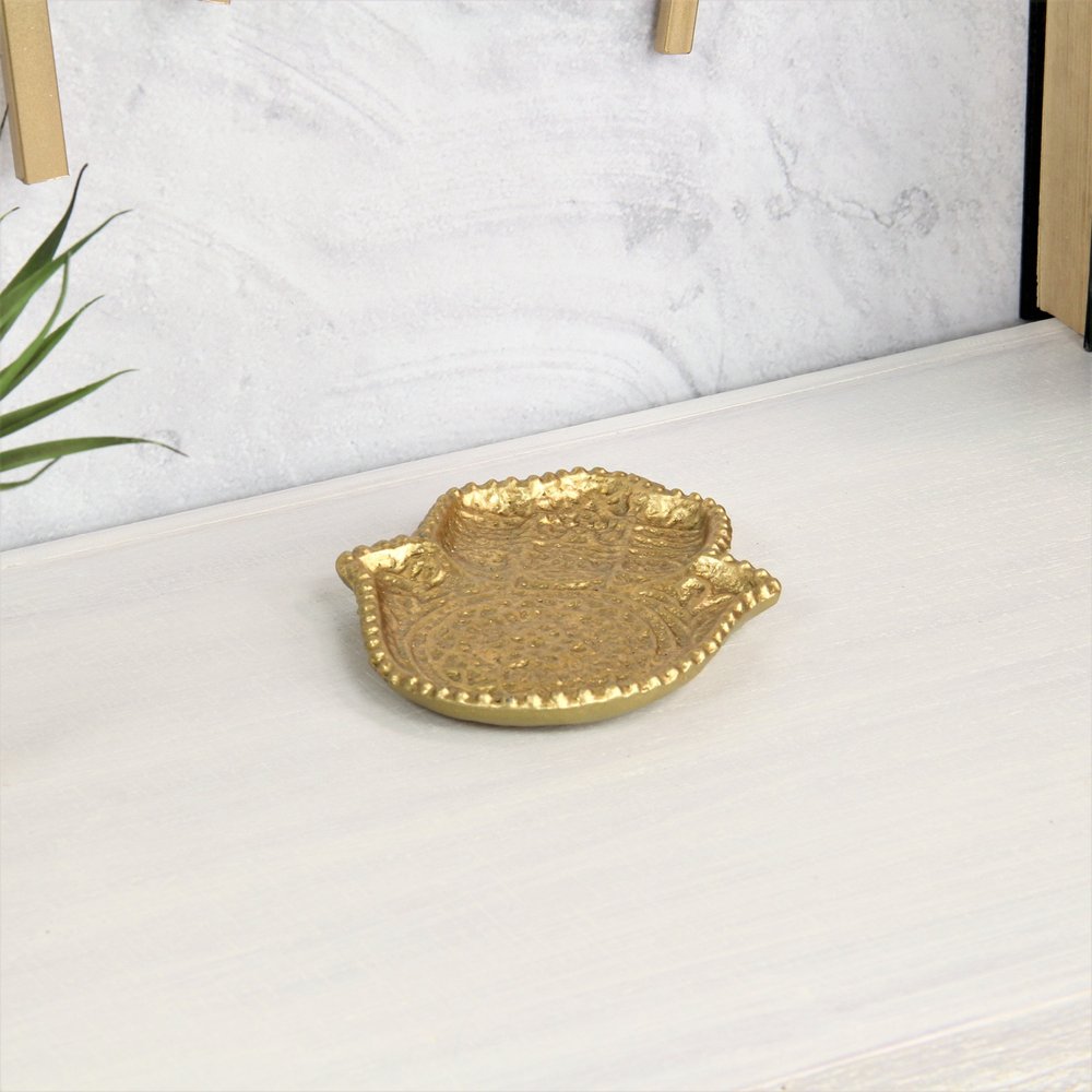 Bandeja de metal dorado novedoso de 5" hecha a mano