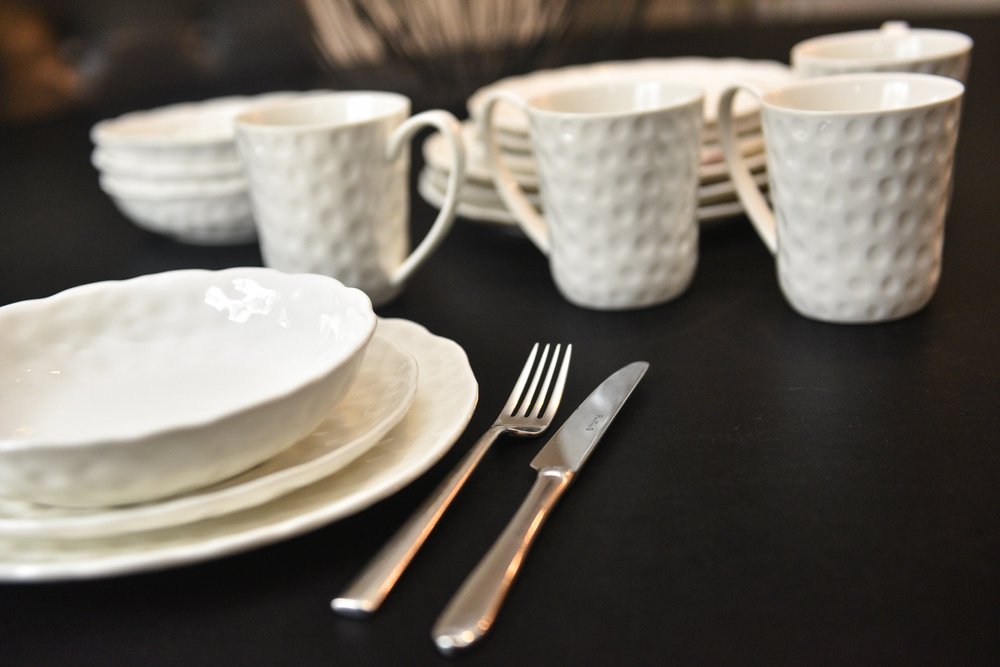 Servicio de seis piezas de porcelana blanca con relieve redondo para seis cuencos