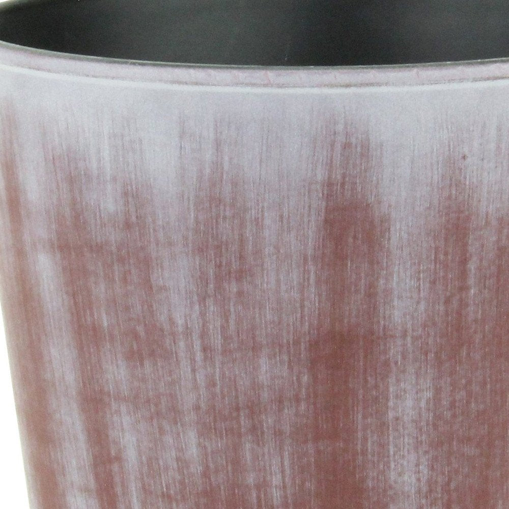 Maceta redonda de plástico reciclado de 15 cm, con textura en tonos marrones y marfil, para interior y exterior.