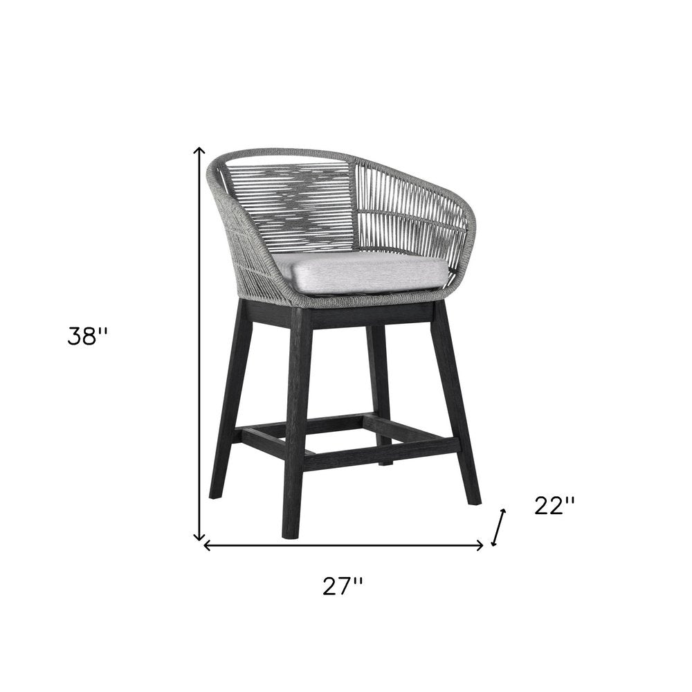 Silla de bar para exteriores de 38" de madera maciza gris claro con respaldo bajo y reposapiés