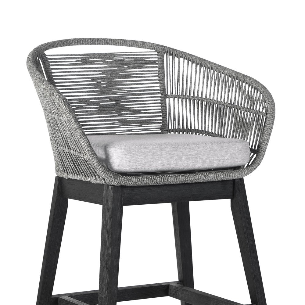 Silla de bar para exteriores de madera maciza gris claro de 43" con respaldo bajo y reposapiés