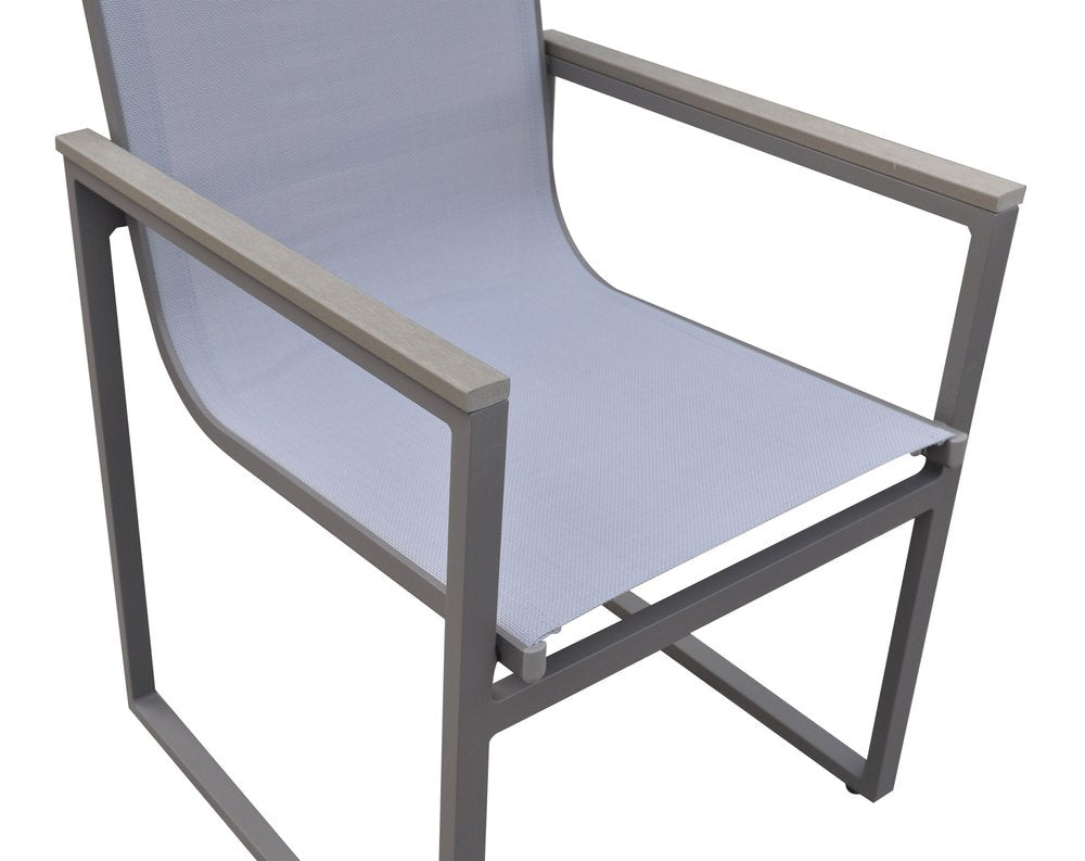 Juego de dos sillas de comedor para exterior de metal gris claro de 22"