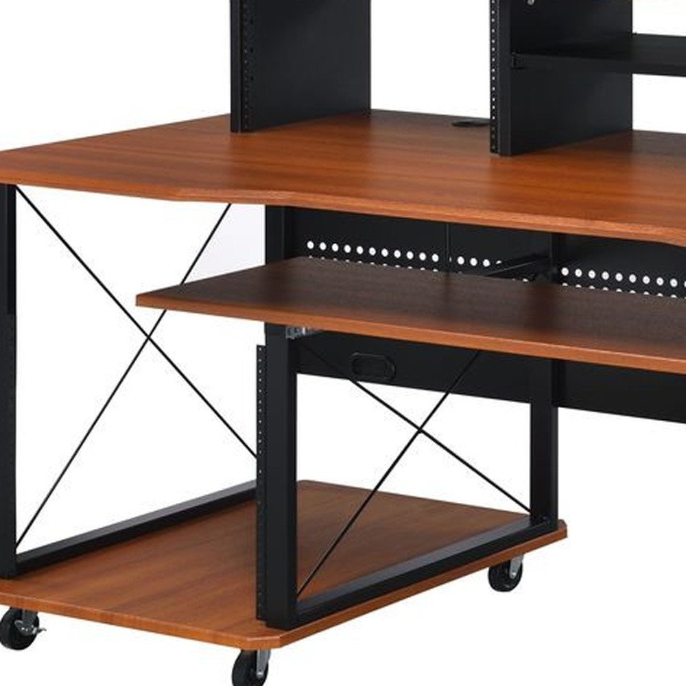 Escritorio para computadora con ruedas de madera y metal marrón y negro de 72"