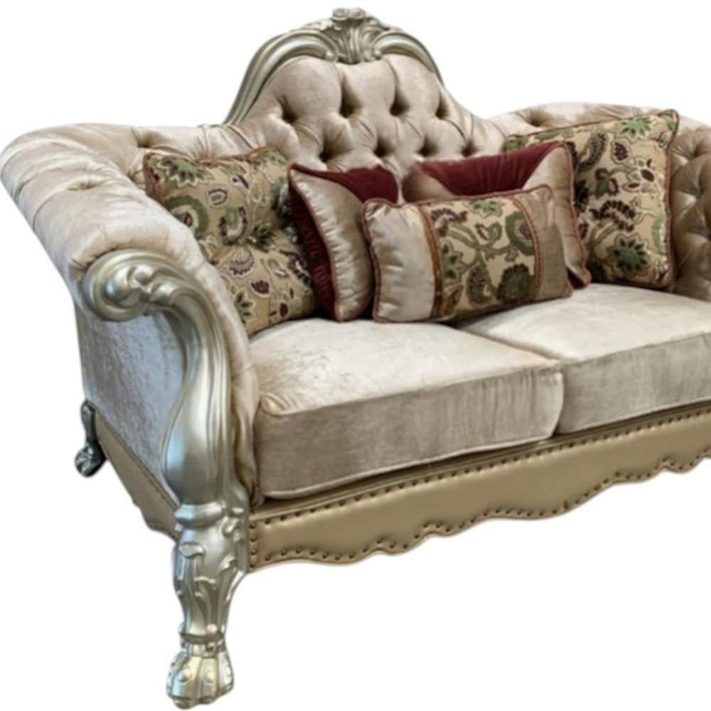 Loveseat de terciopelo color hueso de 73" y cojines decorativos