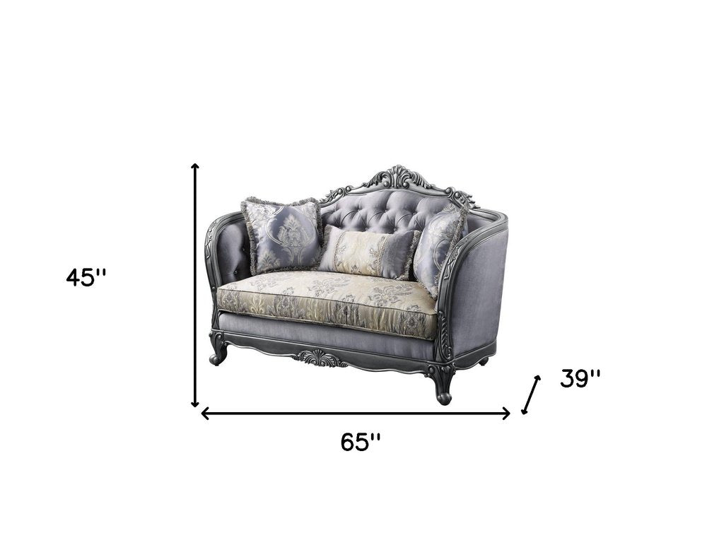 Loveseat de 65" en mezcla de seda gris y platino con cojines decorativos