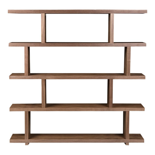 Librería de cinco niveles de madera marrón y natural