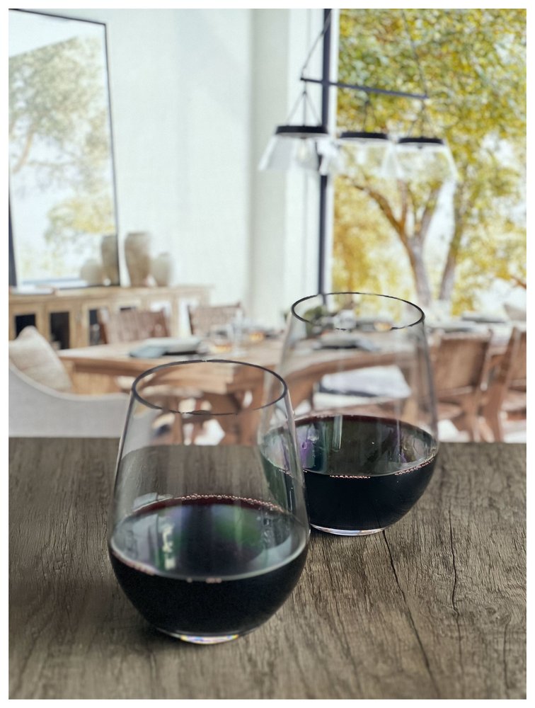 Juego de cuatro copas de vino multiusos sin tallo de plástico Tritan transparente