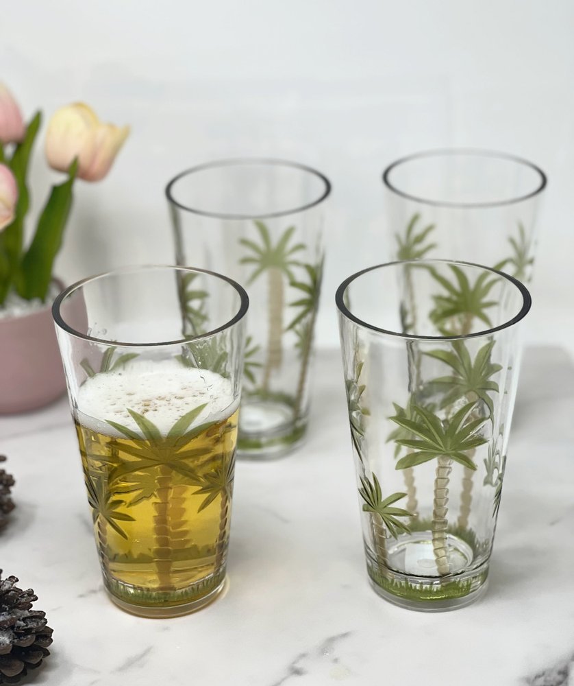 Juego de cuatro vasos altos de acrílico transparente y verde con forma de palmera