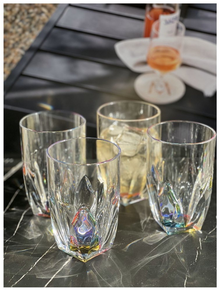 Juego de cuatro vasos altos de acrílico geométricos transparentes y arcoíris