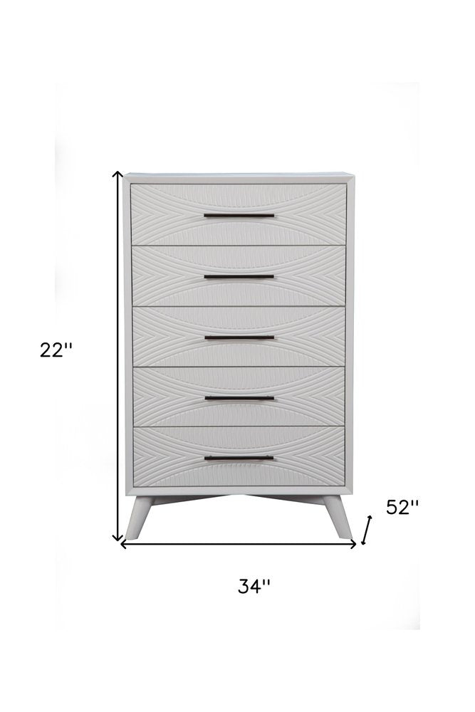 Cómoda de cinco cajones de madera maciza tallada geométrica blanca de 34"