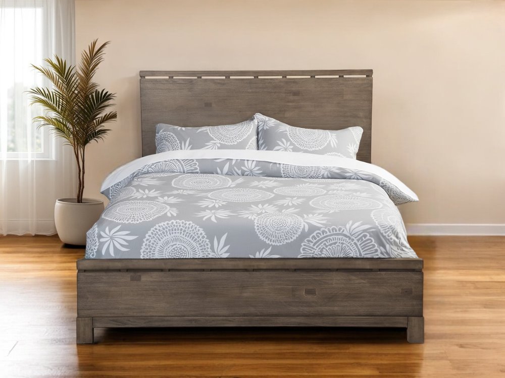 Marco de cama tamaño king de madera envejecida gris