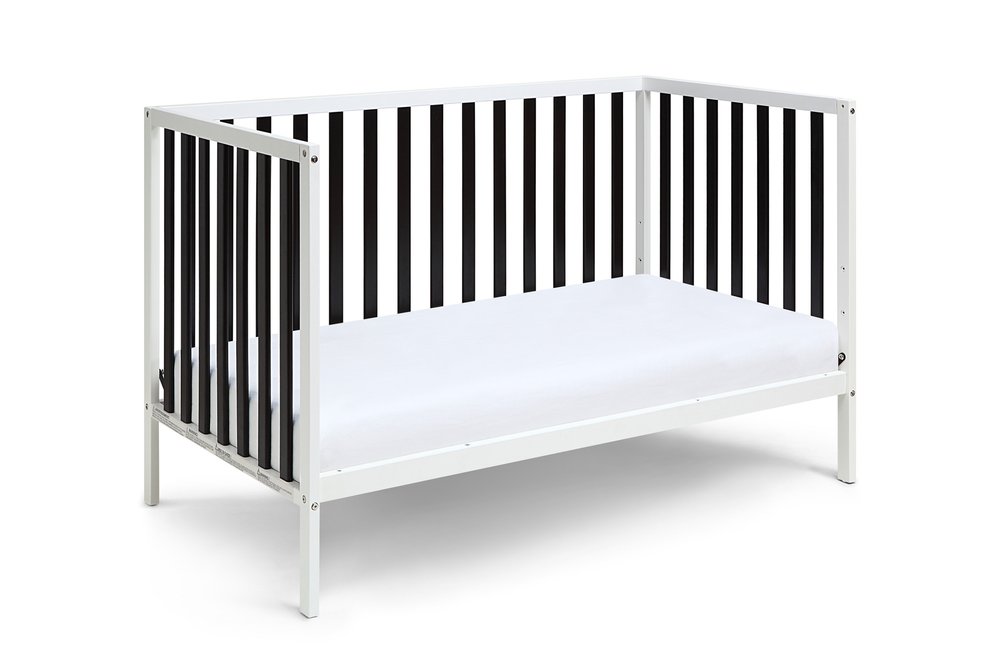 Cuna convertible tres en uno estándar de madera maciza y manufacturada en blanco y negro