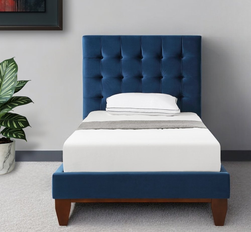 Cama individual de madera maciza azul marino con tapizado de terciopelo capitoné