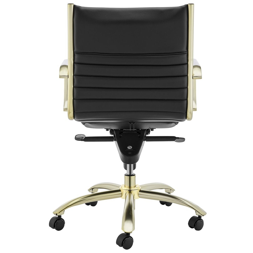 Silla de oficina giratoria ajustable para conferencias, de acero negro y dorado y cuero sintético.