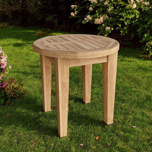 Mesa auxiliar para exterior de madera maciza natural redondeada de 20"