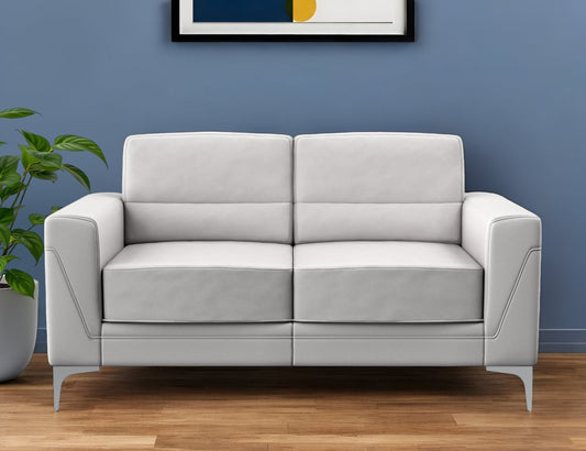Loveseat de piel sintética gris claro y plateado de 63"