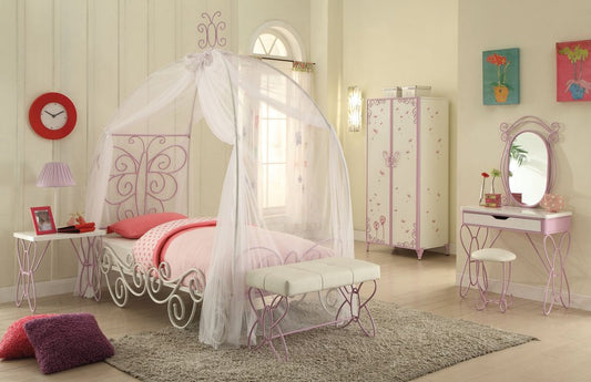 Estructura de cama con dosel de metal morado y blanco