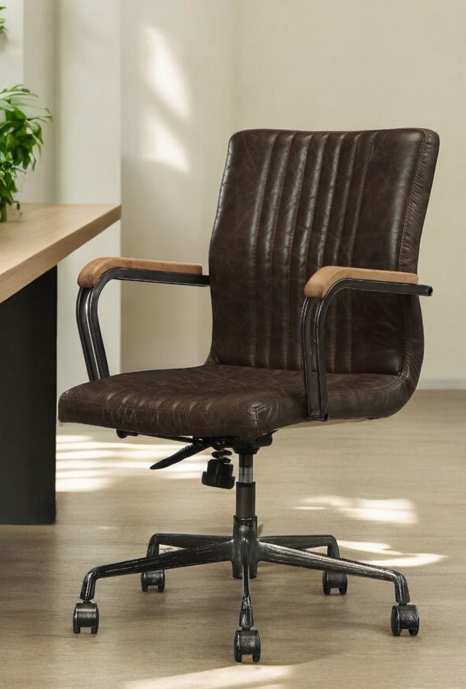 Silla de oficina ejecutiva giratoria y ajustable de cuero color chocolate y negro