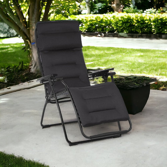 Silla de exterior de gravedad cero de acero negro de 26" con cojín negro
