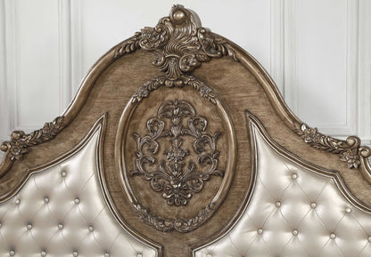 Cama Queen con capitoné de piel sintética tapizada en bronce y ribete de tachuelas