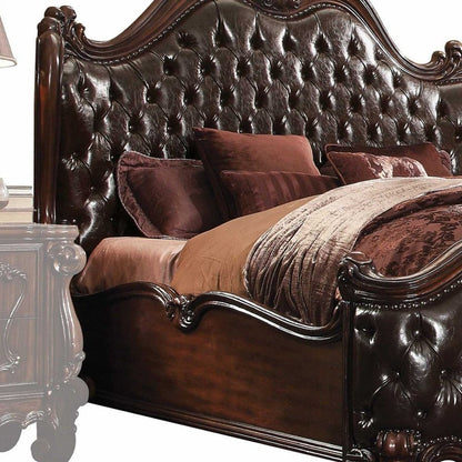 Estructura de cama King marrón oscuro con ribete de tachuelas
