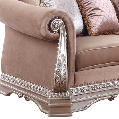 Loveseat de terciopelo color champán de 80" y cojines decorativos