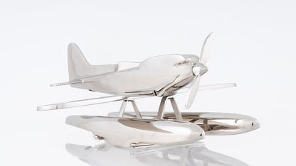 Escultura de sobremesa de avión a escala de 7" en metal niquelado, pintada a mano